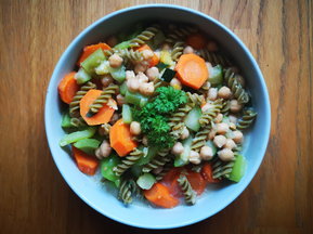 One Pot Pasta mit Brokkoli von Lisa Laber